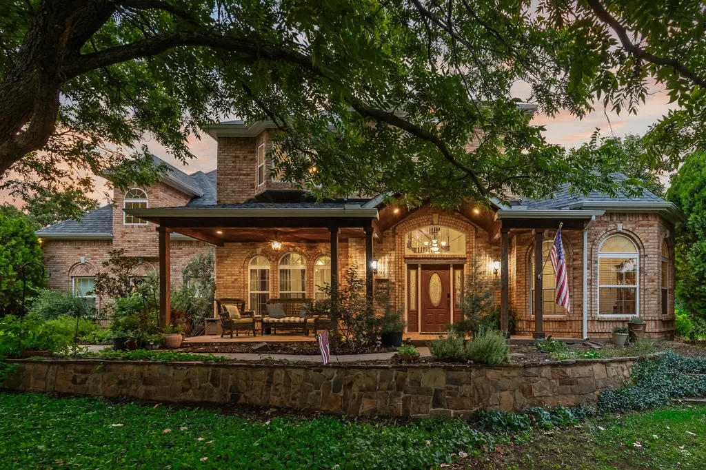 810 Cross Timbers Drive Double Oak TX 75077