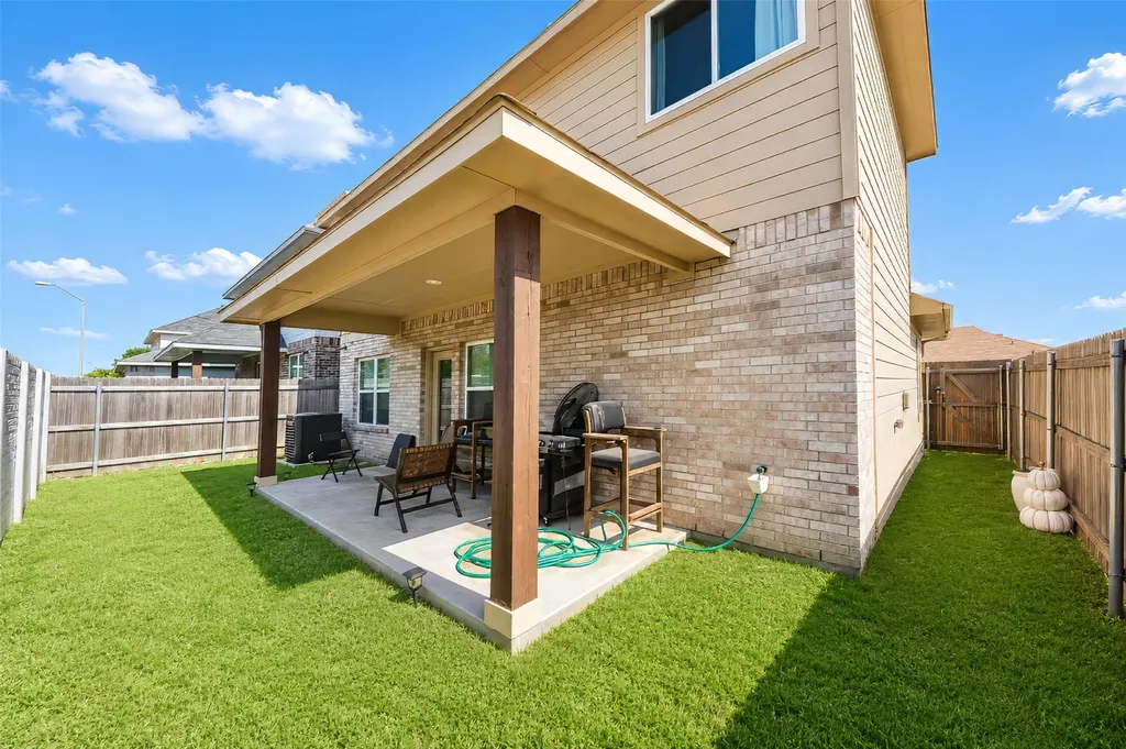 256 Natalie Drive Grand Prairie TX 75051