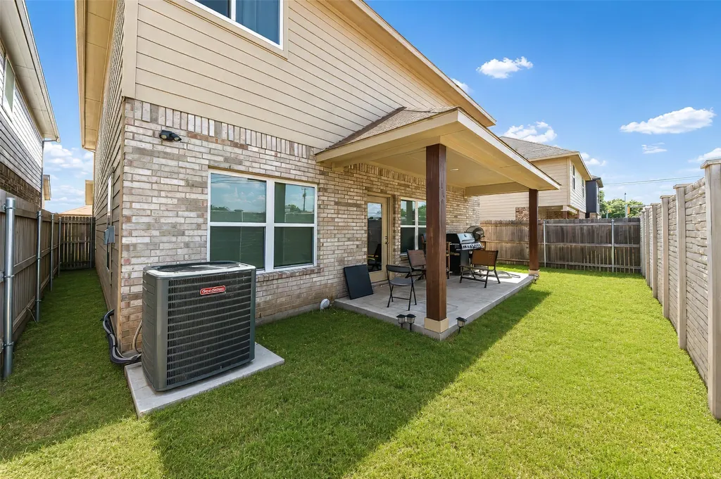 256 Natalie Drive Grand Prairie TX 75051