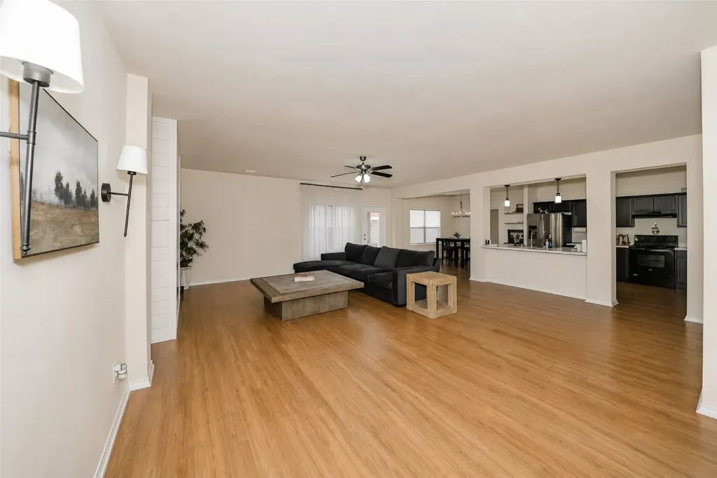 256 Natalie Drive Grand Prairie TX 75051