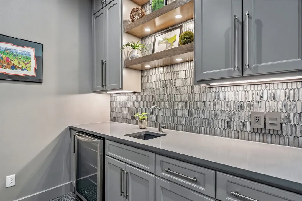 3004 Forest Trail Tyler TX 75703