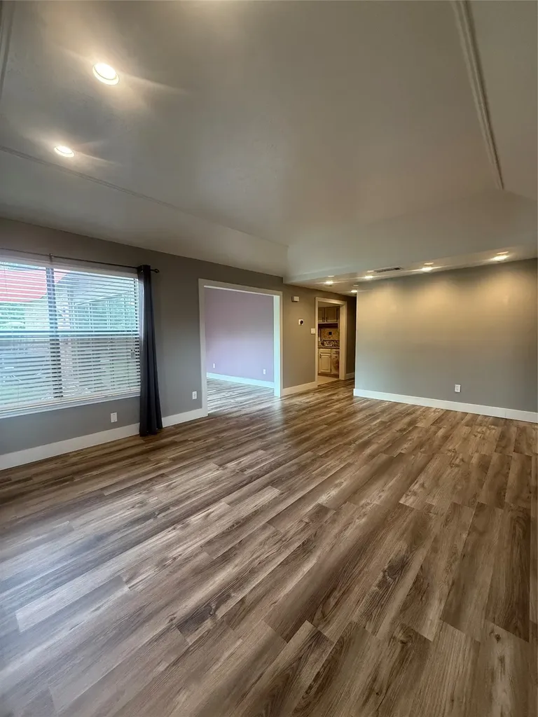 13327 Daystrom Court Dallas TX 75243