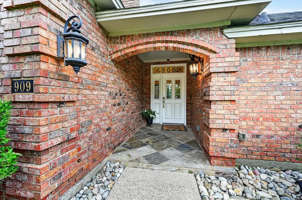 909 San Saba Drive Southlake TX 76092