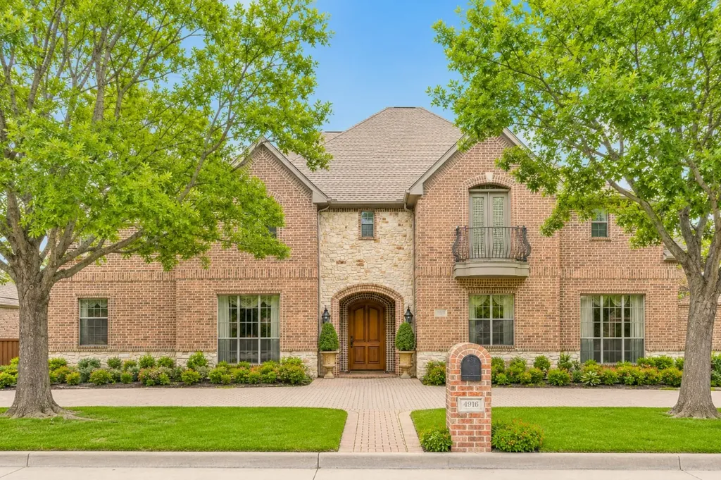 4916 Briargrove Lane Dallas TX 75287