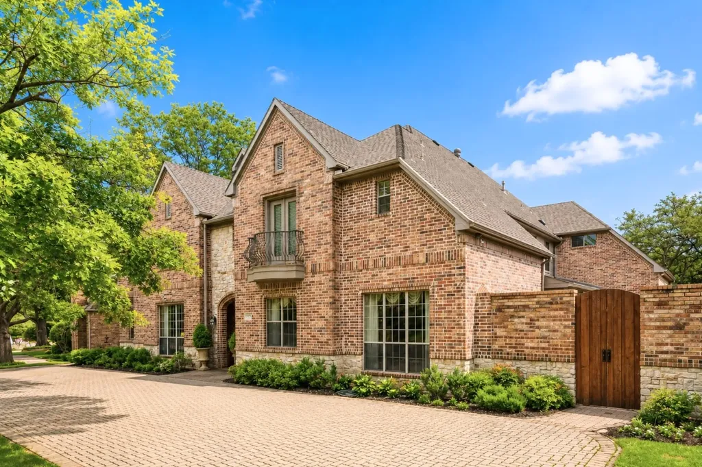 4916 Briargrove Lane Dallas TX 75287