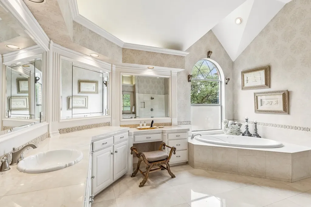 4916 Briargrove Lane Dallas TX 75287