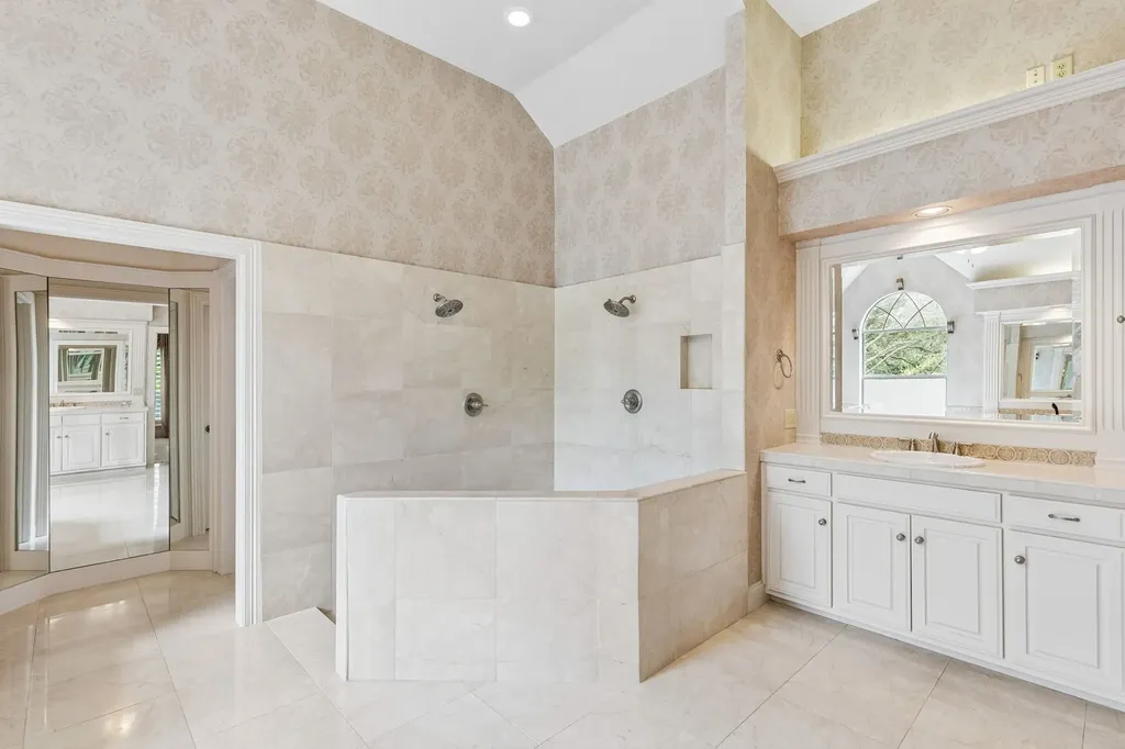 4916 Briargrove Lane Dallas TX 75287
