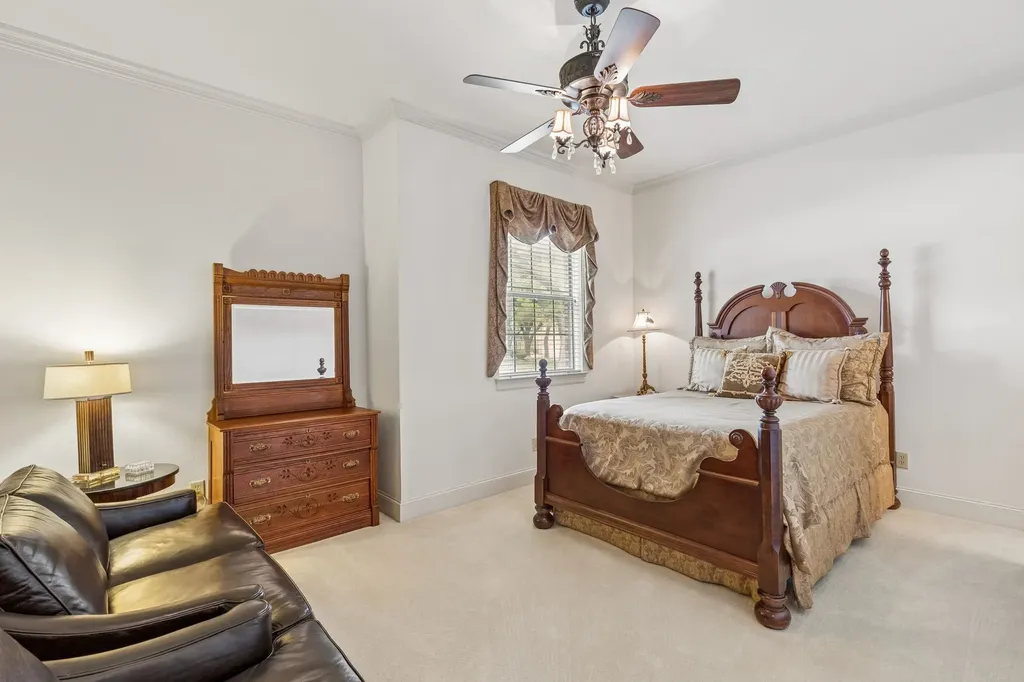 4916 Briargrove Lane Dallas TX 75287