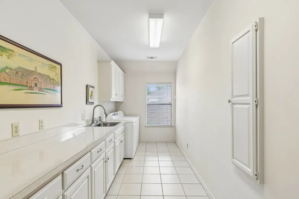 4916 Briargrove Lane Dallas TX 75287