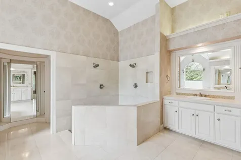 4916 Briargrove Lane Dallas TX 75287