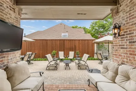 4916 Briargrove Lane Dallas TX 75287