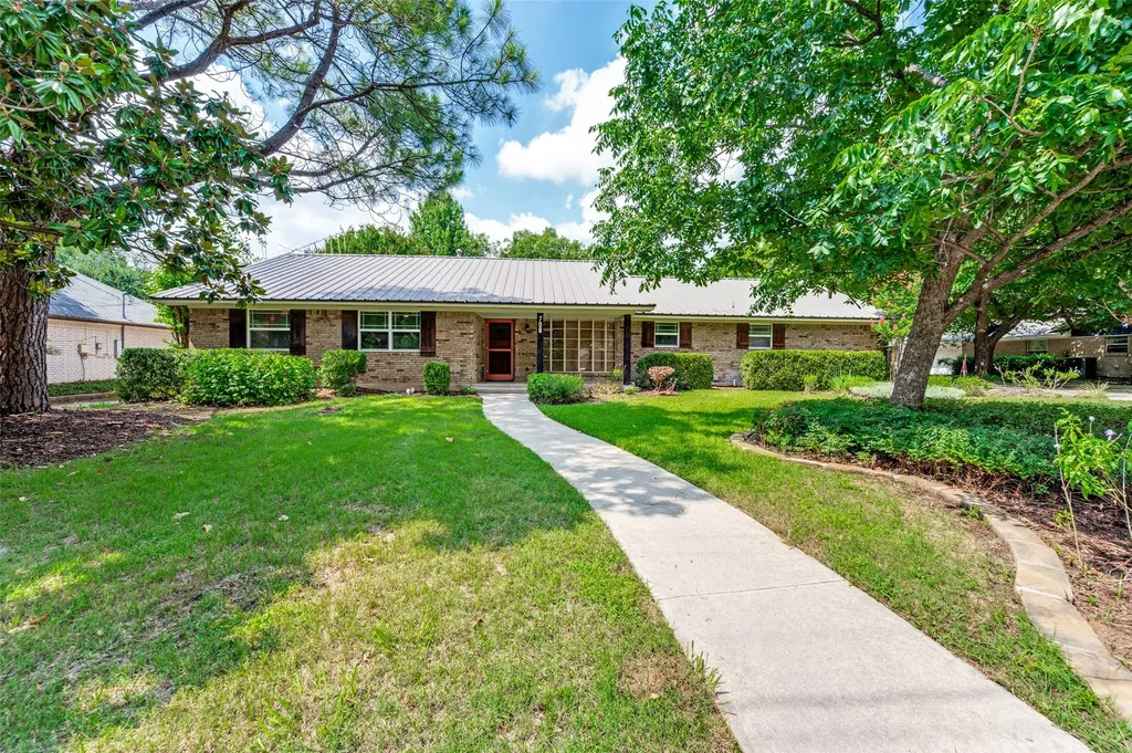708 Headlee Street Denton TX 76201