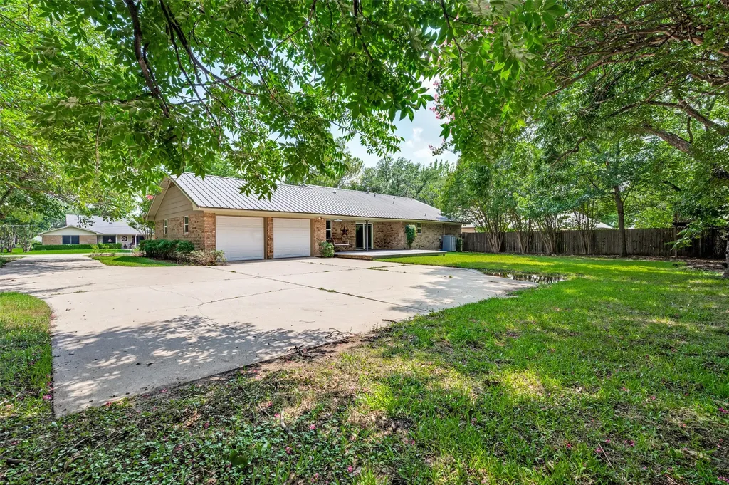 708 Headlee Street Denton TX 76201
