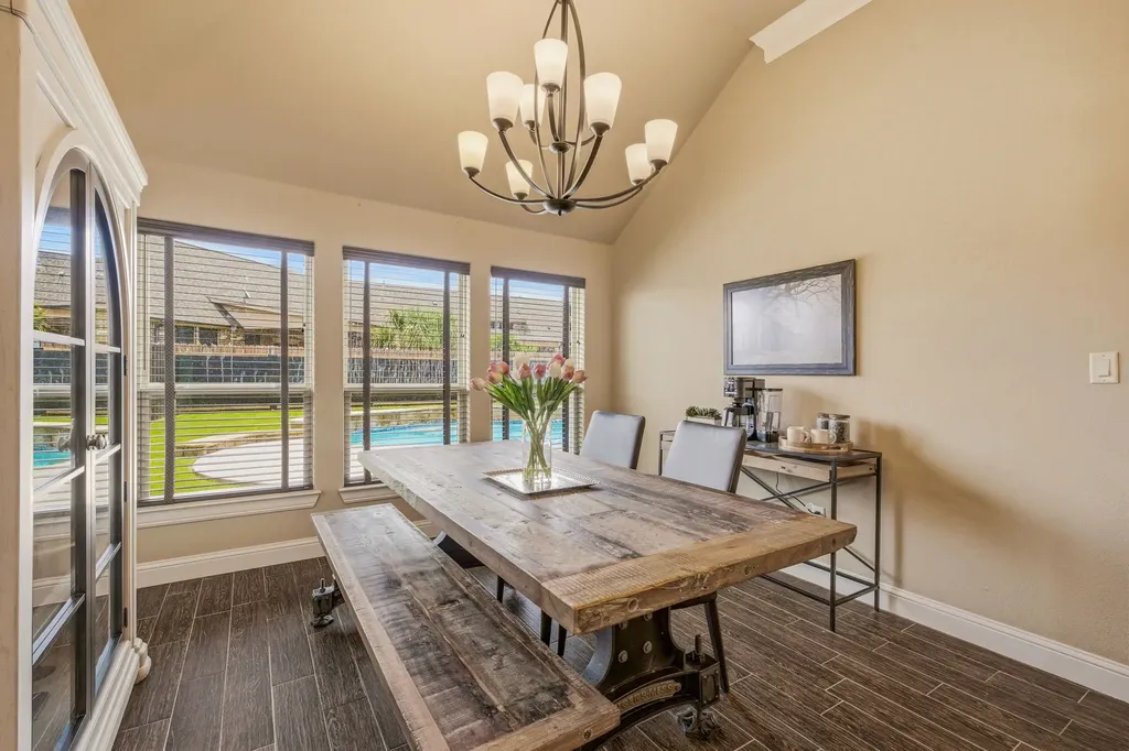1010 Anna Circle Granbury TX 76048