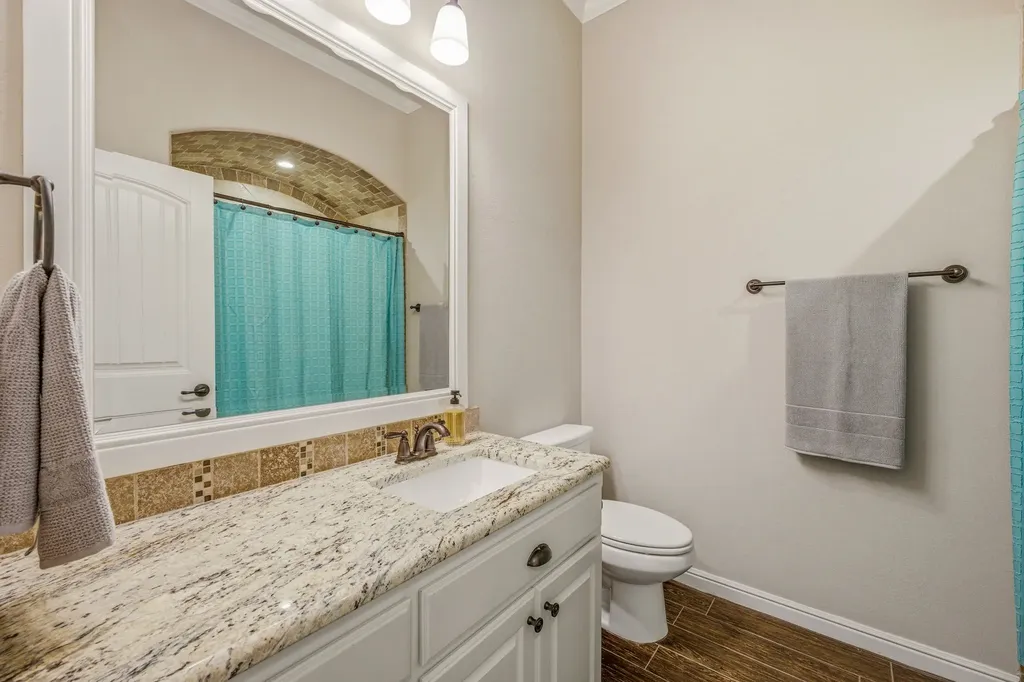 1010 Anna Circle Granbury TX 76048