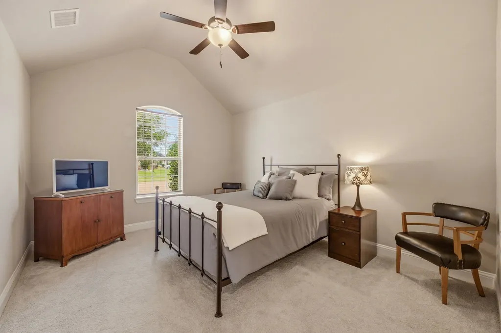 1010 Anna Circle Granbury TX 76048