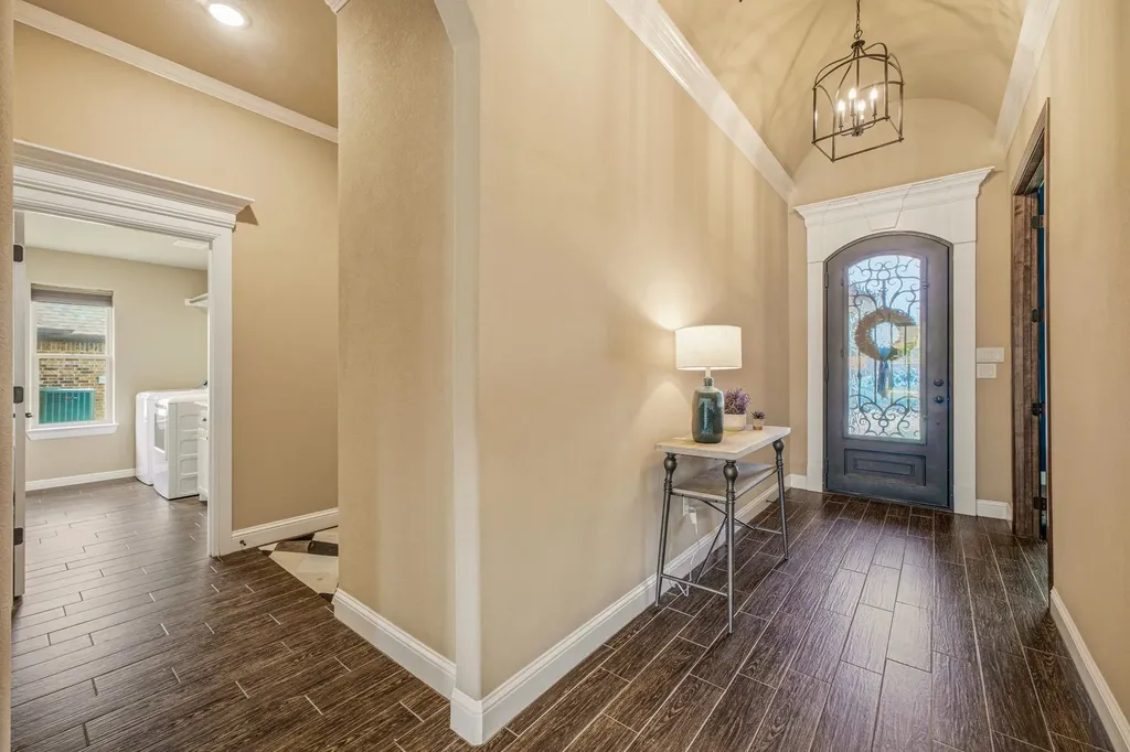 1010 Anna Circle Granbury TX 76048
