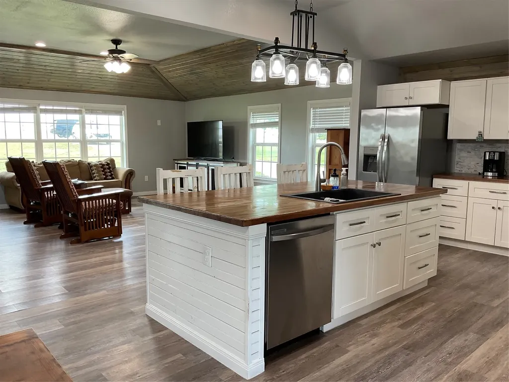 3565 W Moonlight Drive Robinson TX 76706