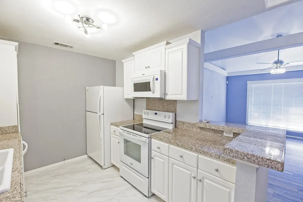 10590 High Hollows Drive Dallas TX 75230