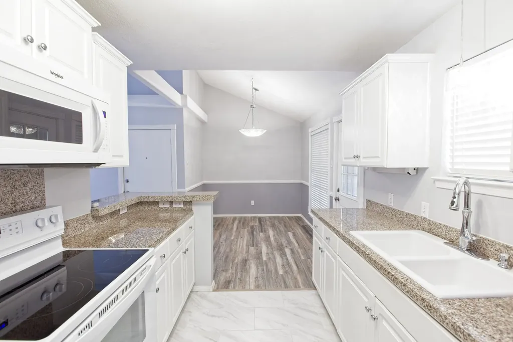 10590 High Hollows Drive Dallas TX 75230