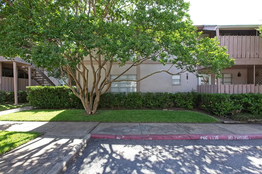 10590 High Hollows Drive Dallas TX 75230