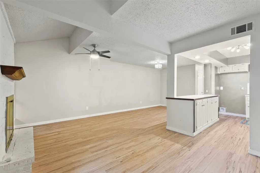 3195 Golden Oak Court Farmers Branch TX 75234