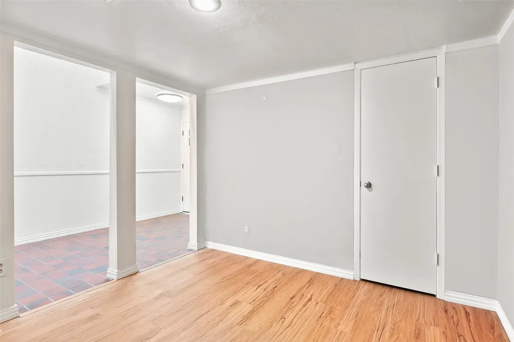 3195 Golden Oak Court Farmers Branch TX 75234