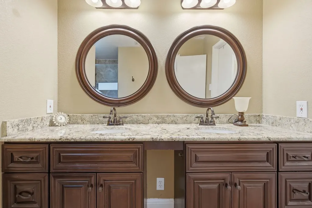 1554 Waterford Drive Lewisville TX 75077