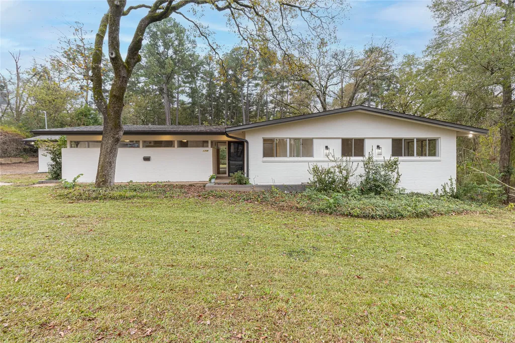 1709 Edgewood Drive Tyler TX 75701