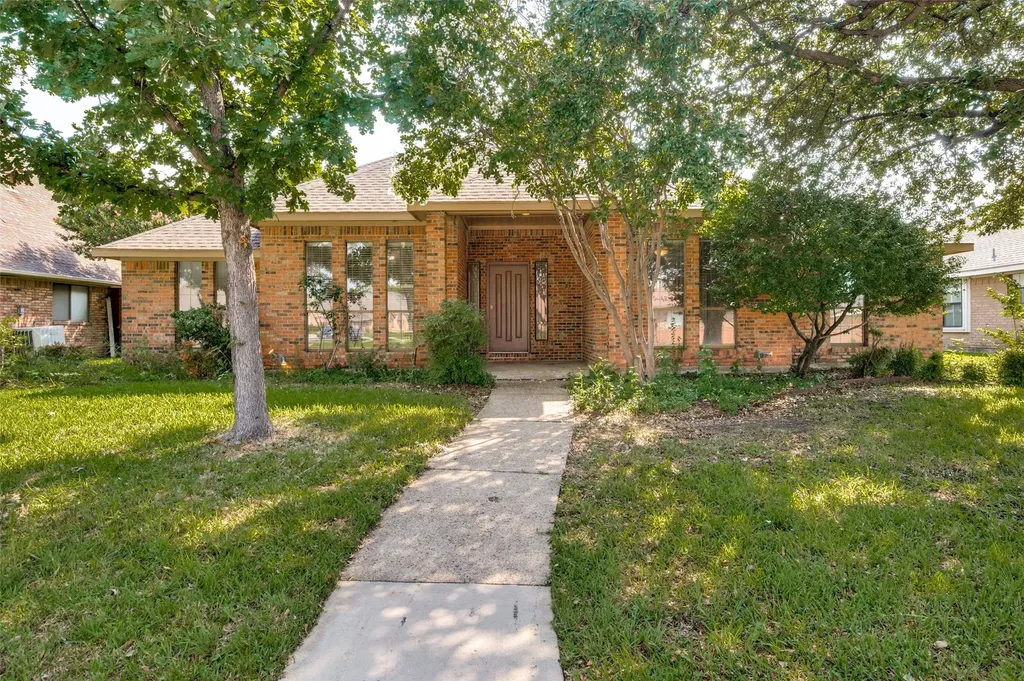 2505 Copper Creek Lane Carrollton TX 75006
