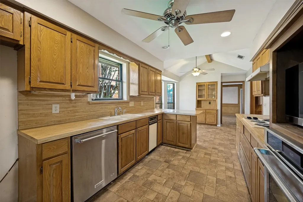 2505 Copper Creek Lane Carrollton TX 75006
