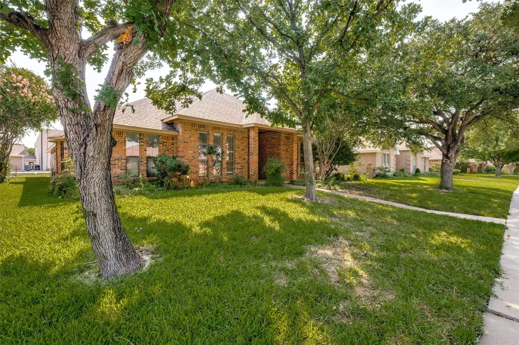 2505 Copper Creek Lane Carrollton TX 75006