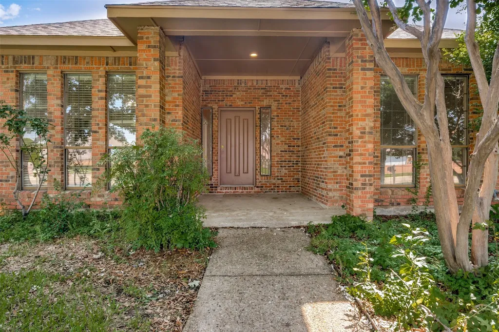 2505 Copper Creek Lane Carrollton TX 75006