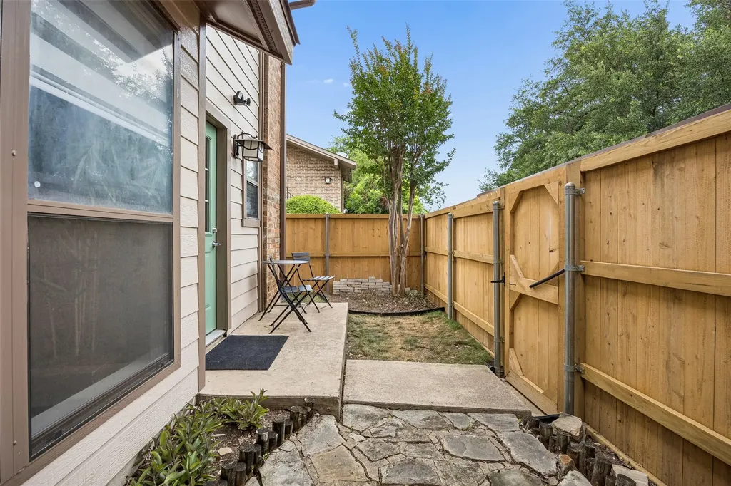 7522 Holly Hill Drive Dallas TX 75231