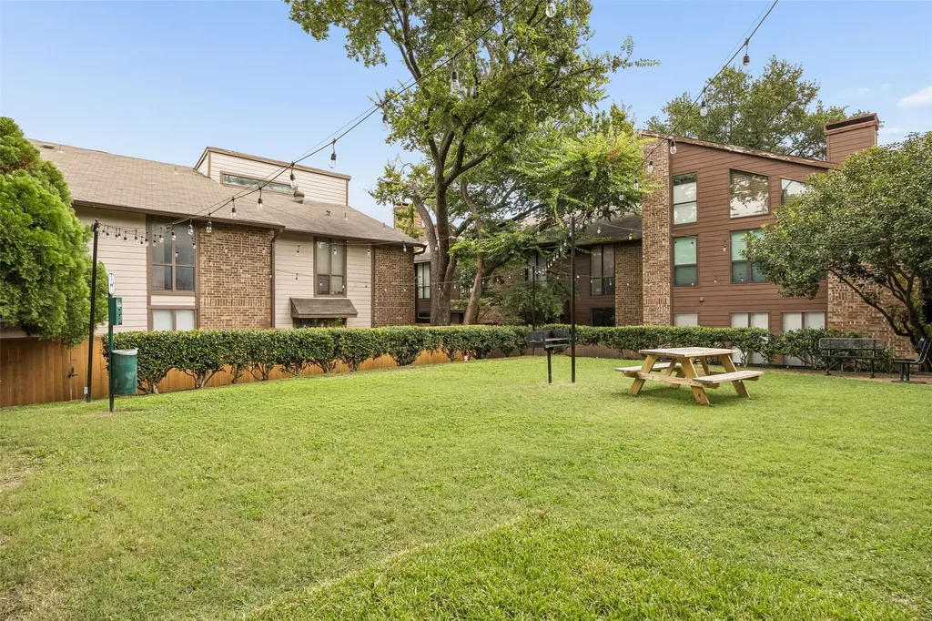 7522 Holly Hill Drive Dallas TX 75231