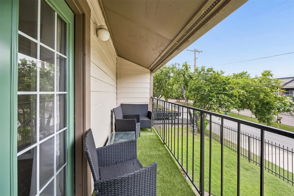 7522 Holly Hill Drive Dallas TX 75231