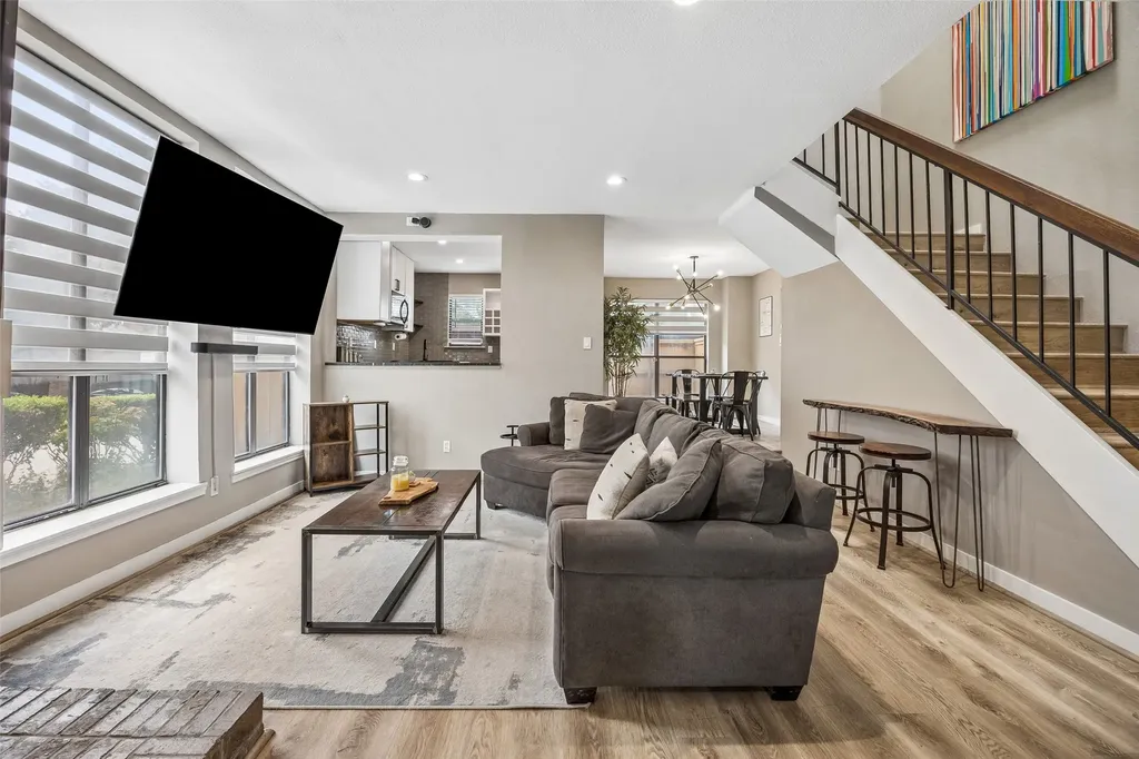 7522 Holly Hill Drive Dallas TX 75231