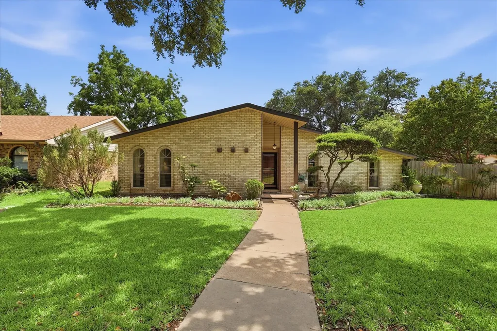 1336 Carnation Drive Lewisville TX 75067