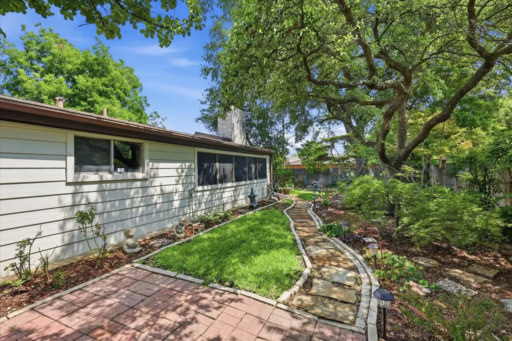 1336 Carnation Drive Lewisville TX 75067