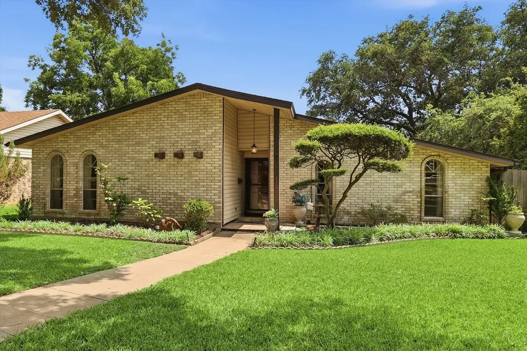 1336 Carnation Drive Lewisville TX 75067