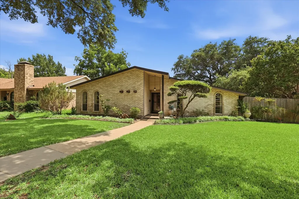 1336 Carnation Drive Lewisville TX 75067