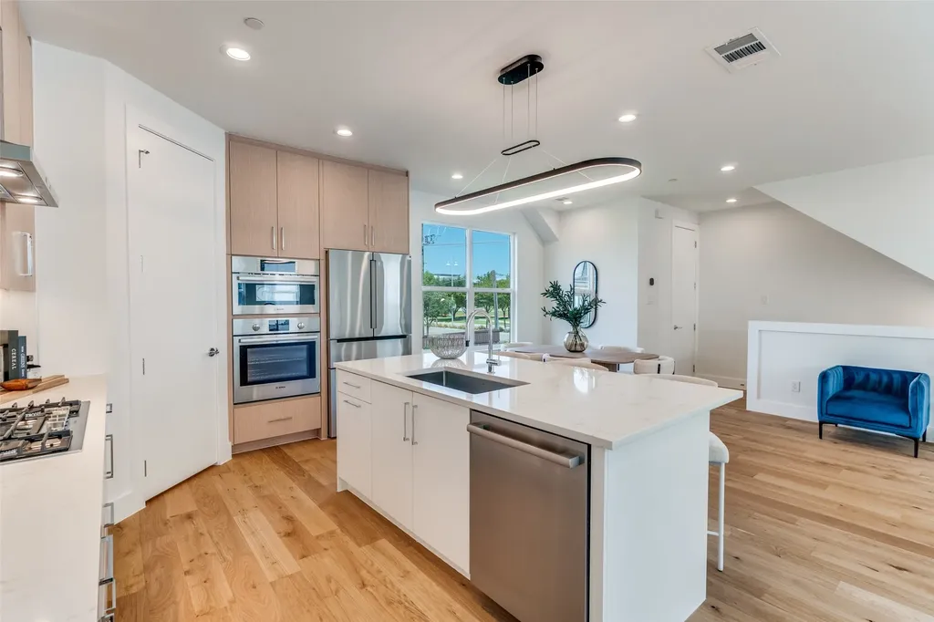 3940 Spring Valley Road Farmers Branch TX 75001