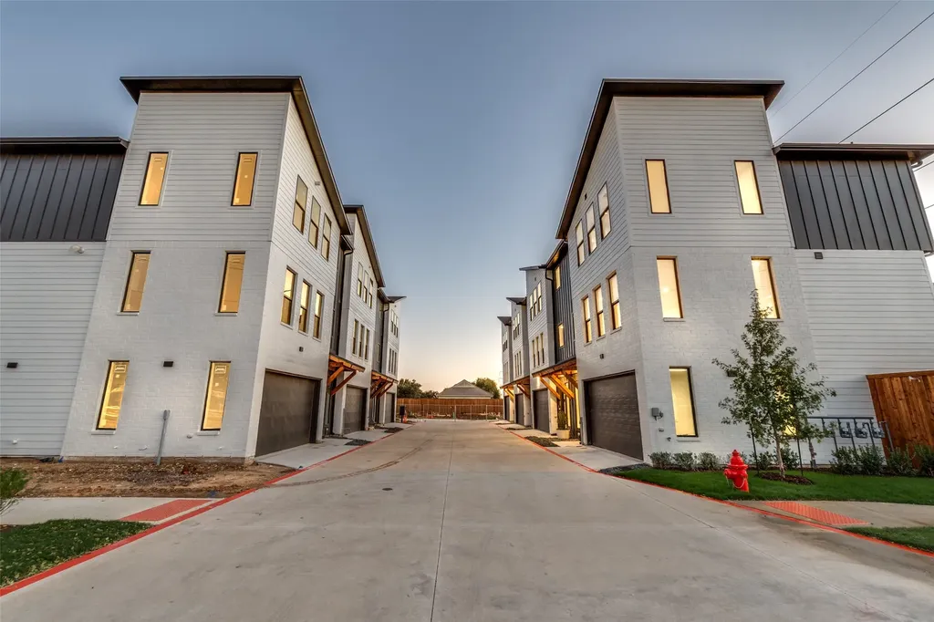 3940 Spring Valley Road Farmers Branch TX 75001