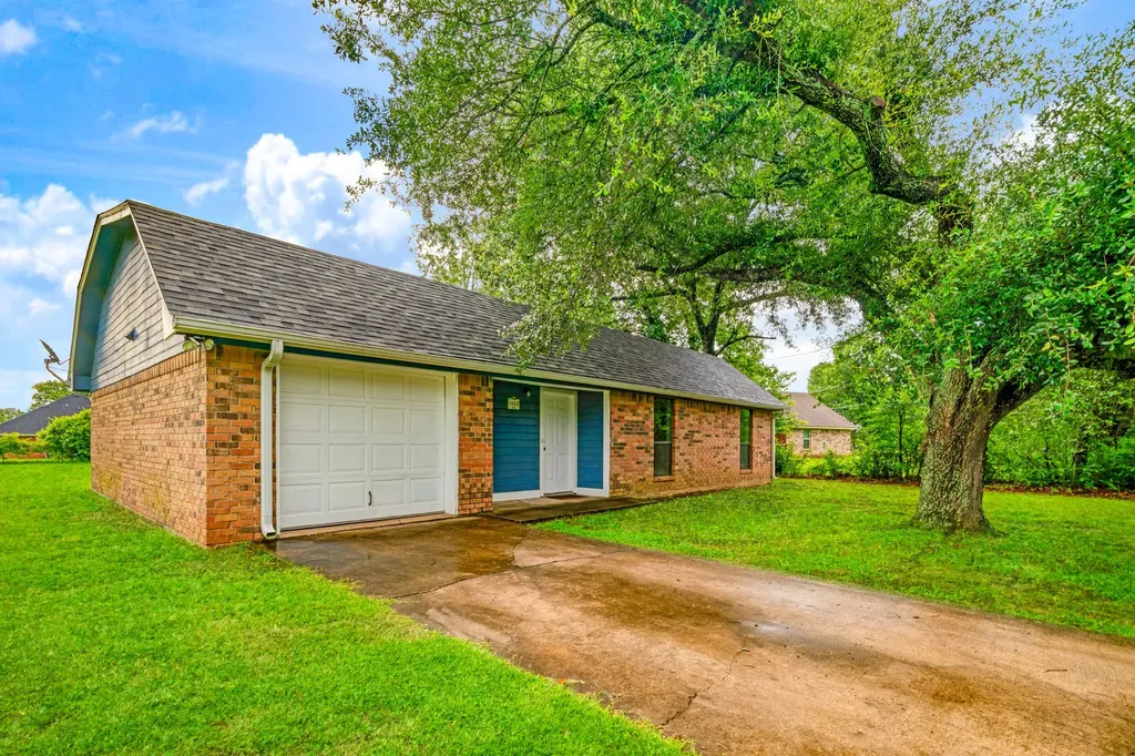 350 Town East Drive Reno TX 75462