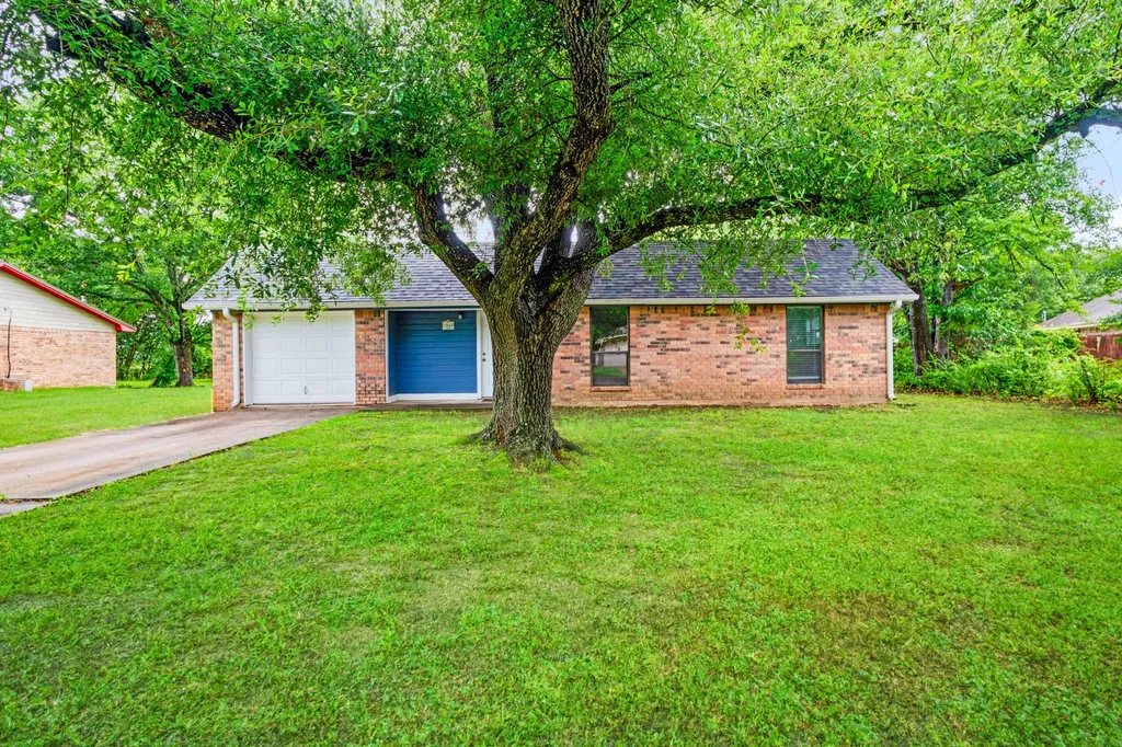 350 Town East Drive Reno TX 75462