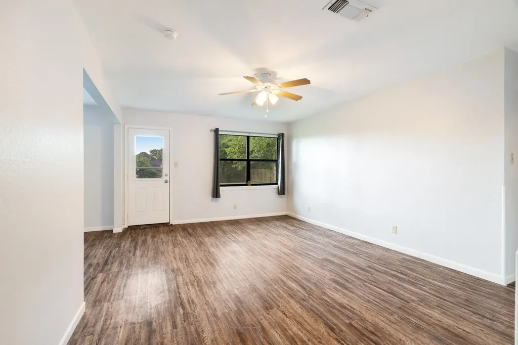 350 Town East Drive Reno TX 75462