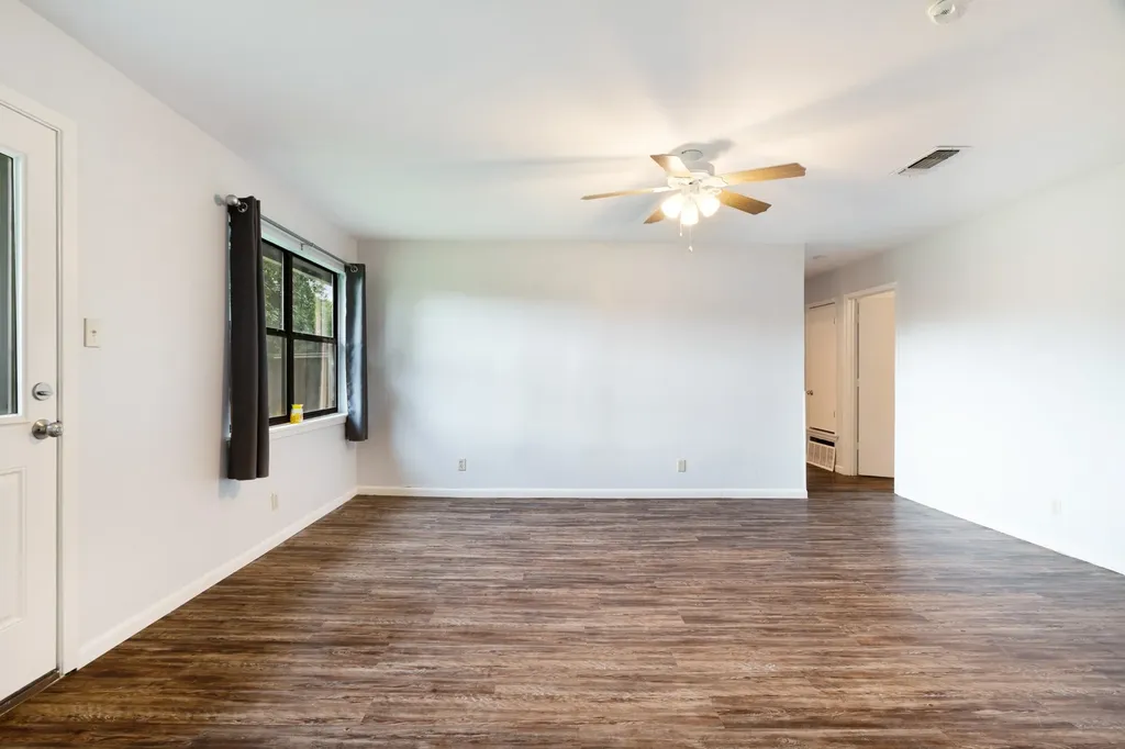 350 Town East Drive Reno TX 75462