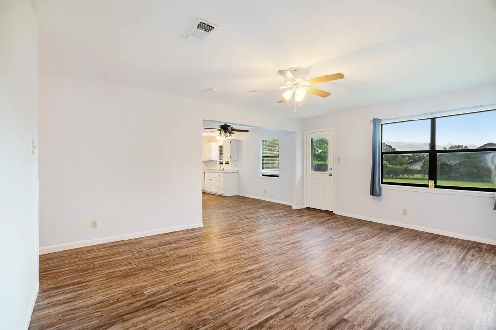 350 Town East Drive Reno TX 75462