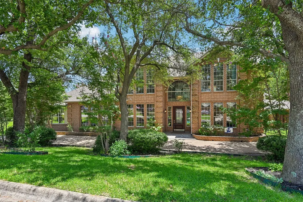 2312 Stonegate Circle Denton TX 76205