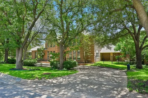 2312 Stonegate Circle Denton TX 76205